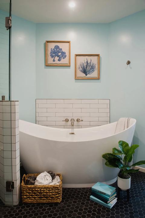 Master bathroom Soaking Tub