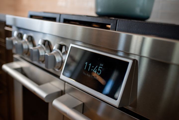 Close-up of the SKS range control panel and knobs