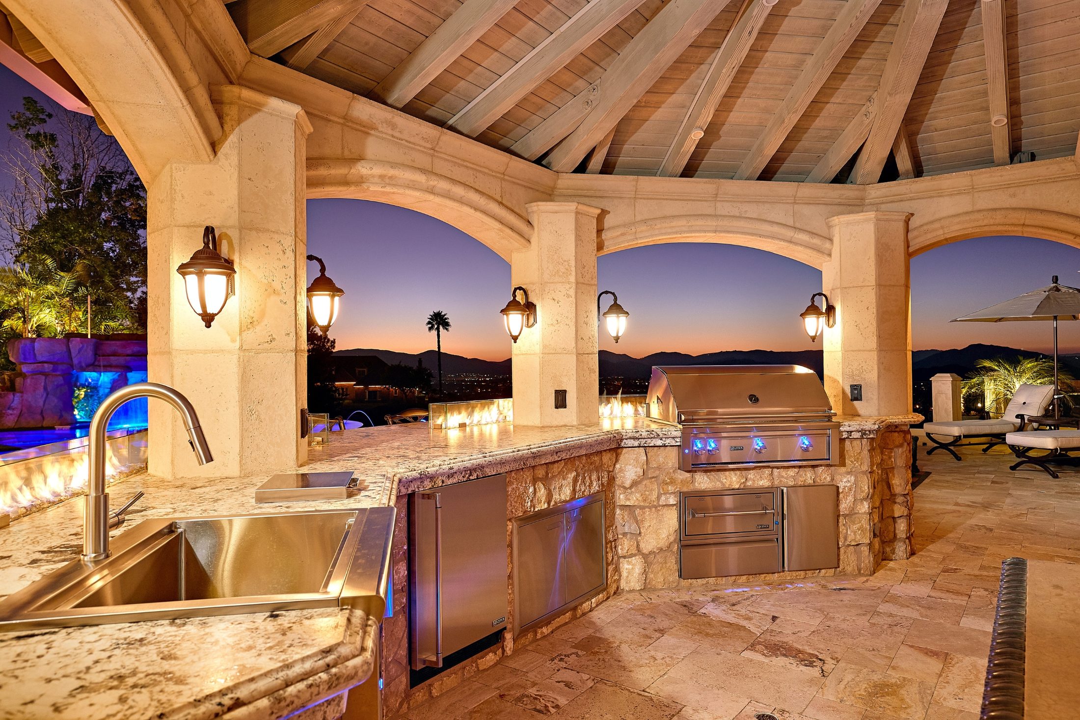 Outdoor Kitchen Ideas for San Diego Homes: Designs and Practical Tips