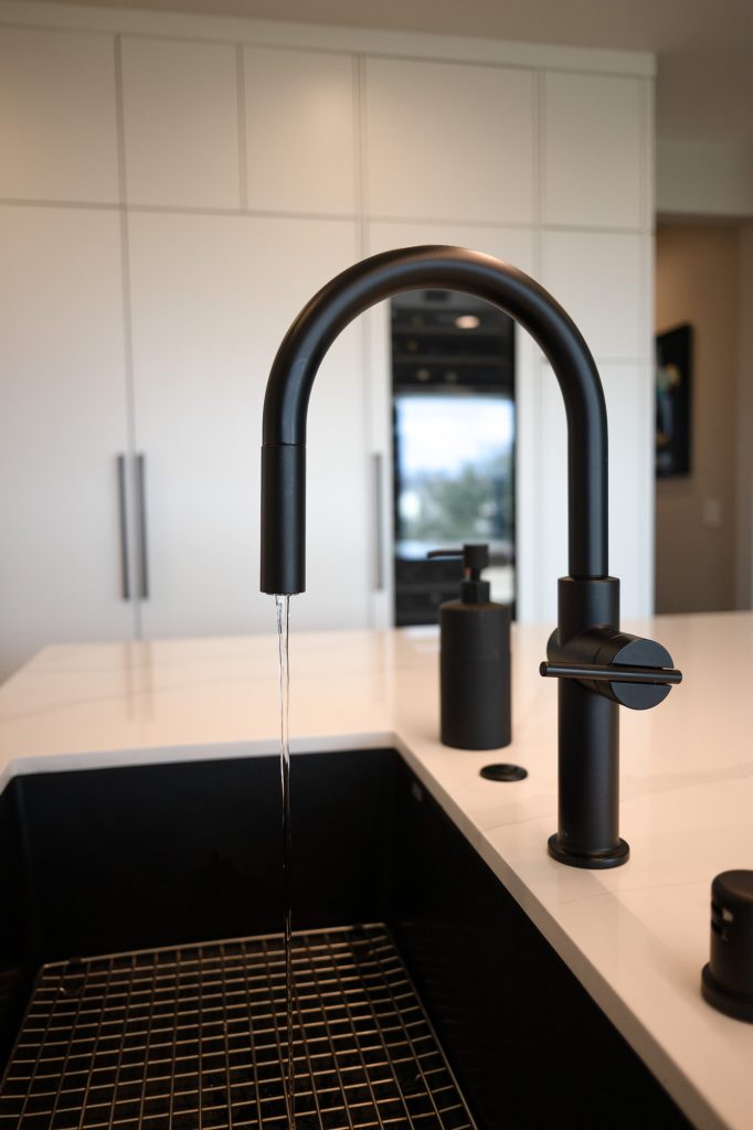 Modern Kitchen Faucet Remodeling