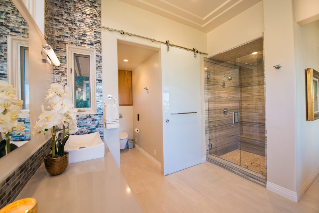 Luxury Walk-in Shower Design and Remodeling Tips