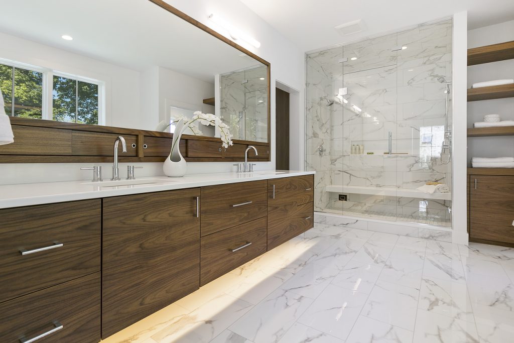 Modern Farmhouse Style Bathroom